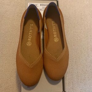 Tan/Brown Round Toe Rothys Worn Once